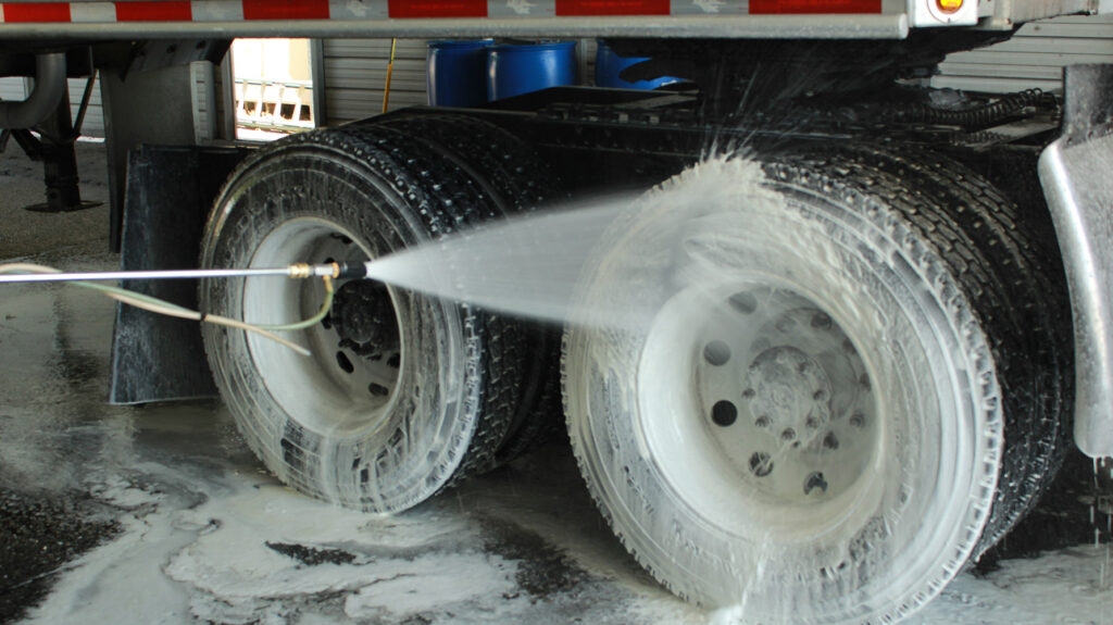 truck-washing-8-1024x575